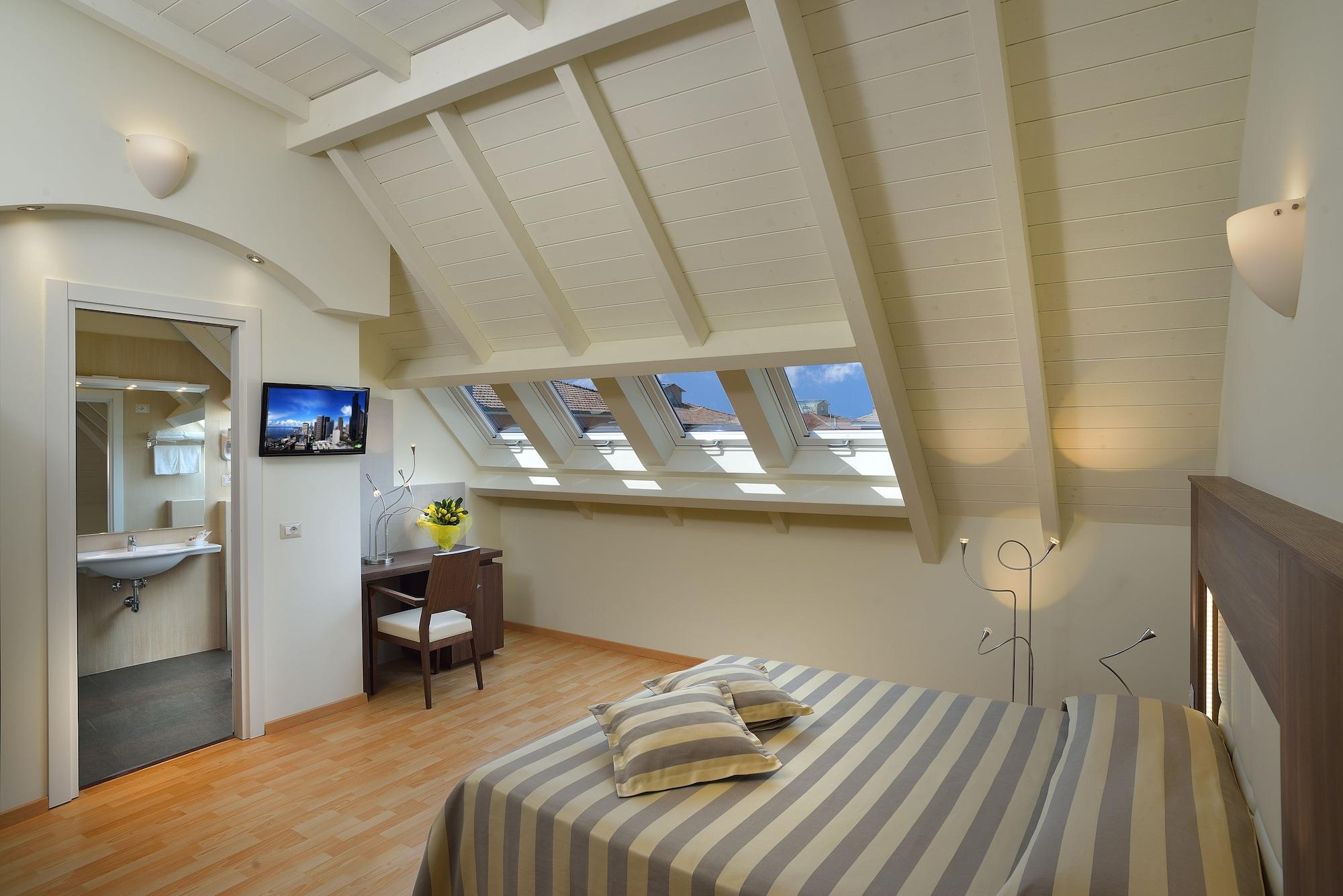Astor Hotel Bologna Luaran gambar