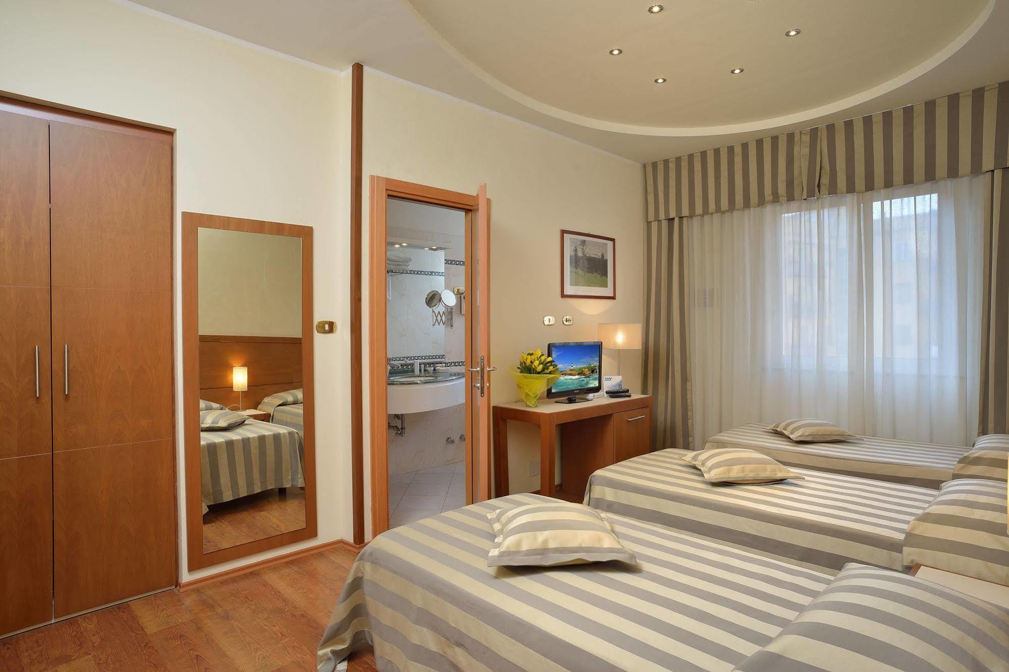Astor Hotel Bologna Luaran gambar