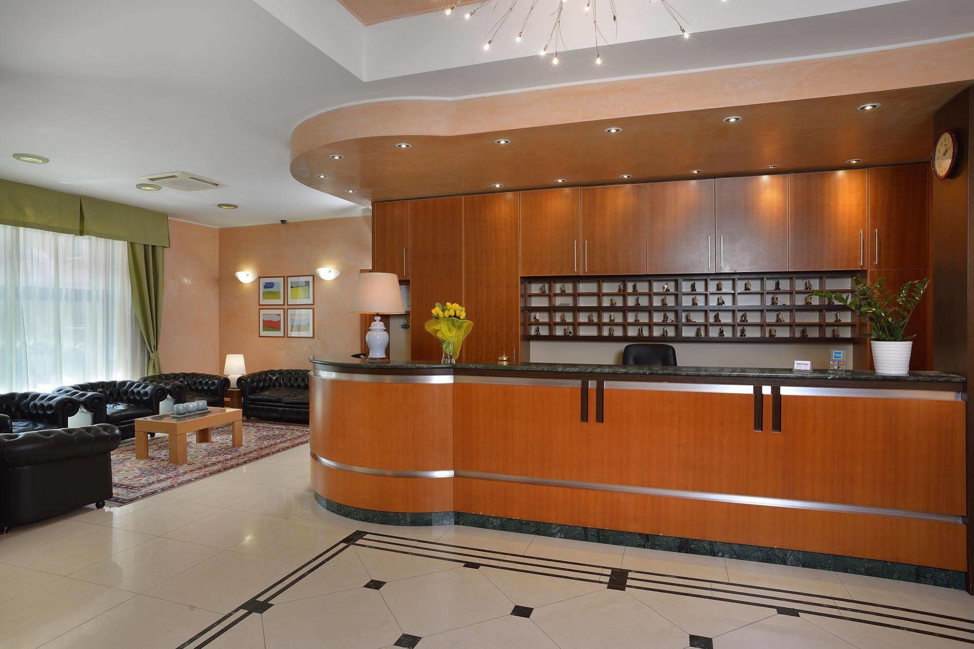 Astor Hotel Bologna Luaran gambar